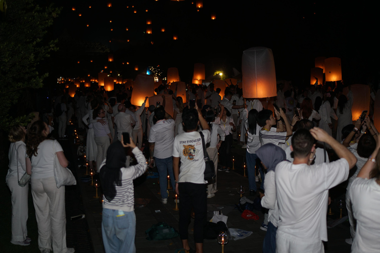 Open Tour & Private Tour Borobudur Vesak Lantern Festival OPEN TRIP Borobudur Vesak Lantern Festival
