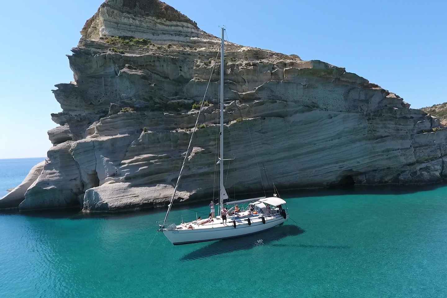 Adamantas: Gita in Barca a Milos e Poliegos con Pranzo