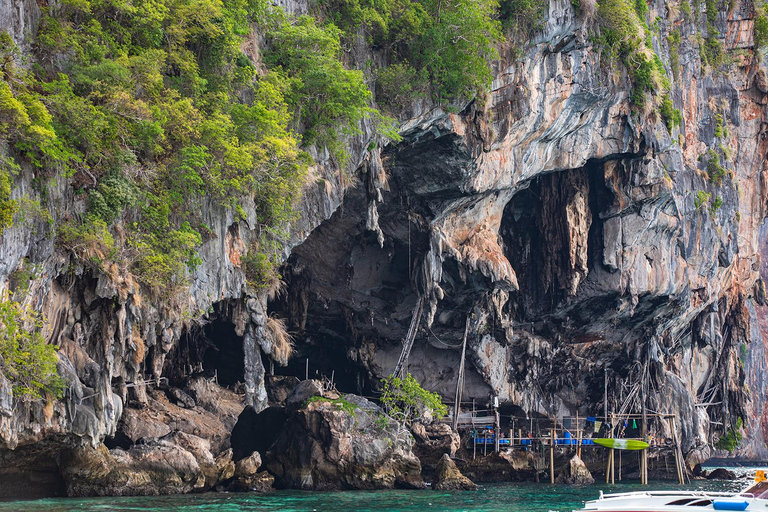 Vanuit Phuket: Lui snorkelen &amp; verkennen bij Bamboo &amp; Phi Phi