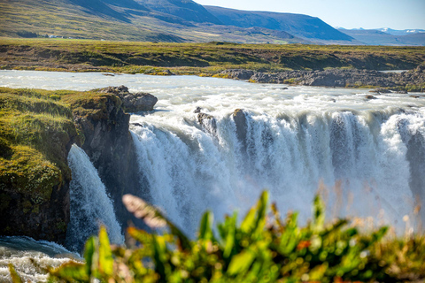 Siglufjörður: Akureyri, Goðafoss & Black Sand Beach Tour