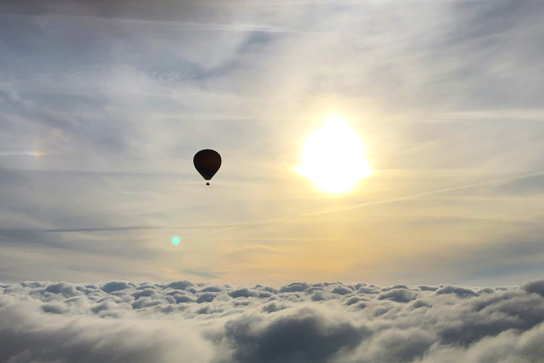 Barcelona: Vor-Pyrenäen-HeißluftballonfahrtHeißluftballon Tour