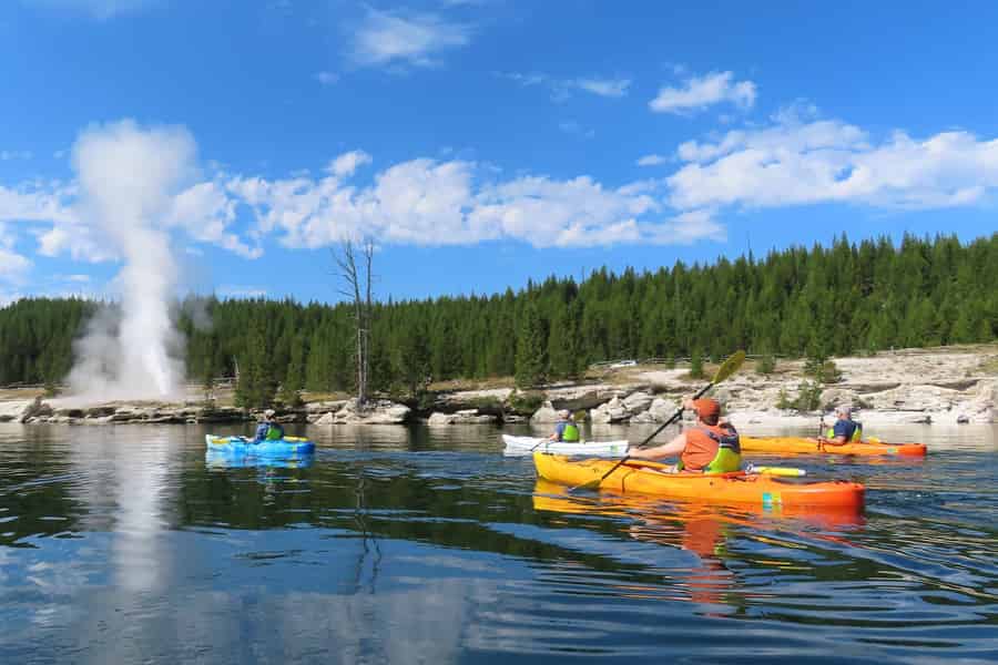 Grant Village: Geführte Kajaktour auf dem Yellowstone Lake mit Mittagessen. Foto: GetYourGuide Grant Village: Geführte Kajaktour auf dem Yellowstone Lake mit Mittagessen. Foto: GetYourGuide