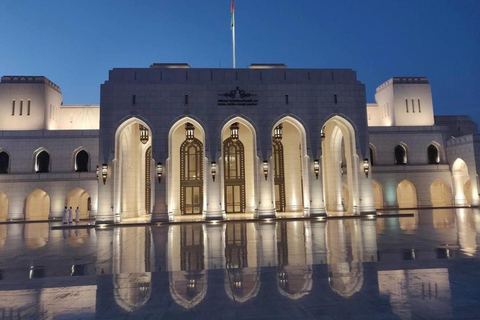 Muscat Evening Experience: Souq Walk, Coastal Views & Local