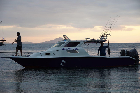 Labuan Bajo: Fishing Snorkeling Tour with Captain