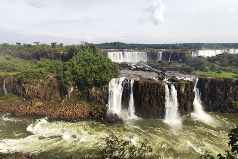 Ganztägige Iguassu-Fälle auf beiden Seiten - Brasilien und ArgentinienAbreise von den Hotels in der Innenstadt von Foz do Iguaçu