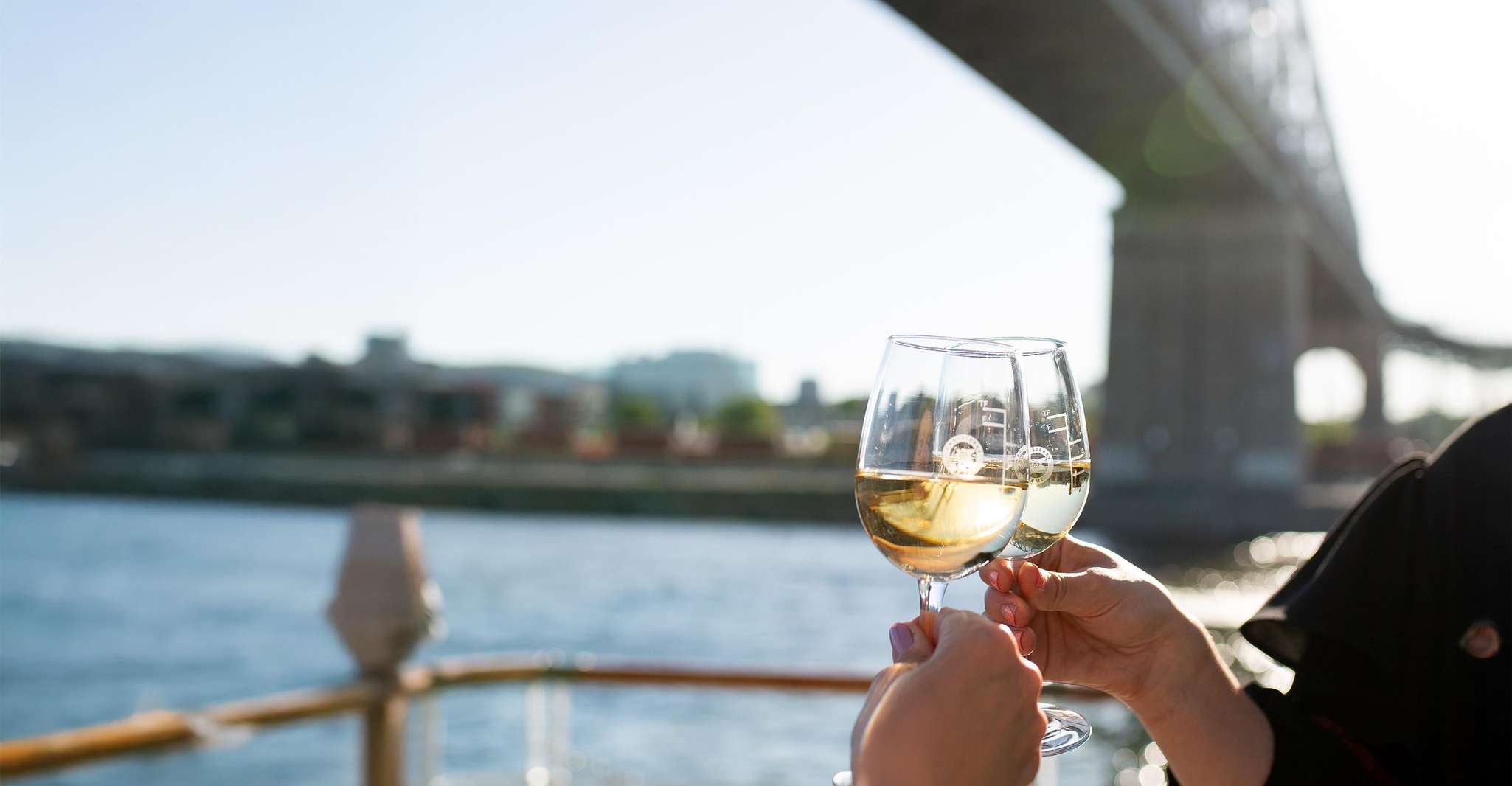 Montréal: 3 or 5-Course Dinner Cruise with DJ & Dancing photo 2