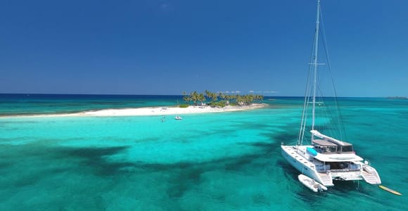 Bohol: Private Yacht Island Hopping From Panglao