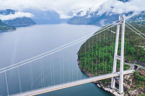 Tåg- och bussresa till Oslo: Tåg- och busstur till Bergen via Hardangervidda/Fjorden