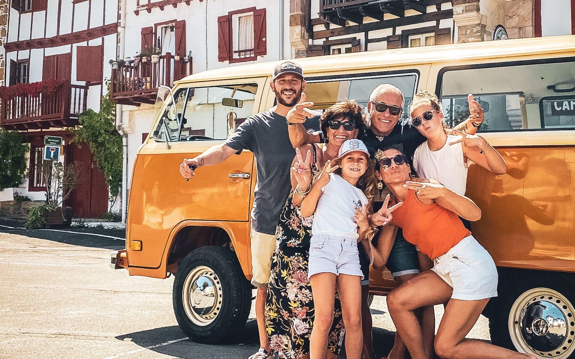 Private Tagestour durch das französische Baskenland in einem VW-Kombi aus den 70er Jahren