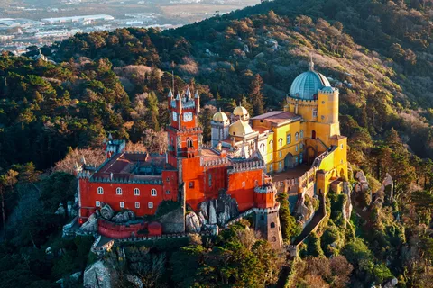 Sintra & Cascais: Day Trip with Pena Palace and Regaleira