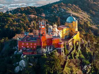 Sintra & Cascais: Day Trip with Pena Palace and Regaleira
