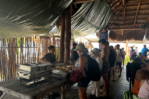 Isla Mujeres : Excursion en catamaran avec plongée en apnée et Playa NorteCircuit au départ de Playa del Carmen