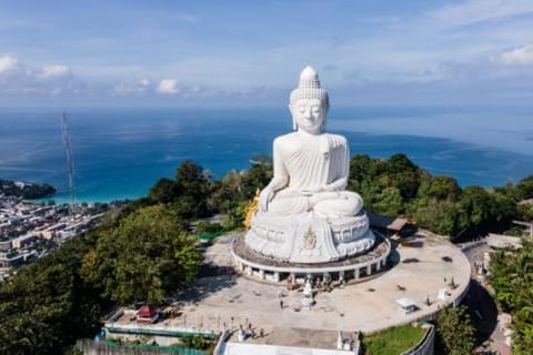 Phuket:Guided Tour Around the City with Halal Lebanese food