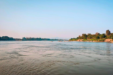 Från Luang Prabang: Långsam båt till Huay Xai 2 dagar, 1 natt