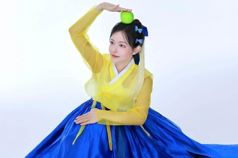 Royal Hanbok Dress-Up & Professional Photoshoot Experience