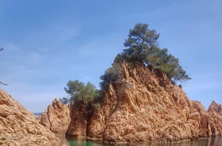 Ab Barcelona: Costa-Brava-Tour mit Kajak, Schnorcheln & Felsensprüngen