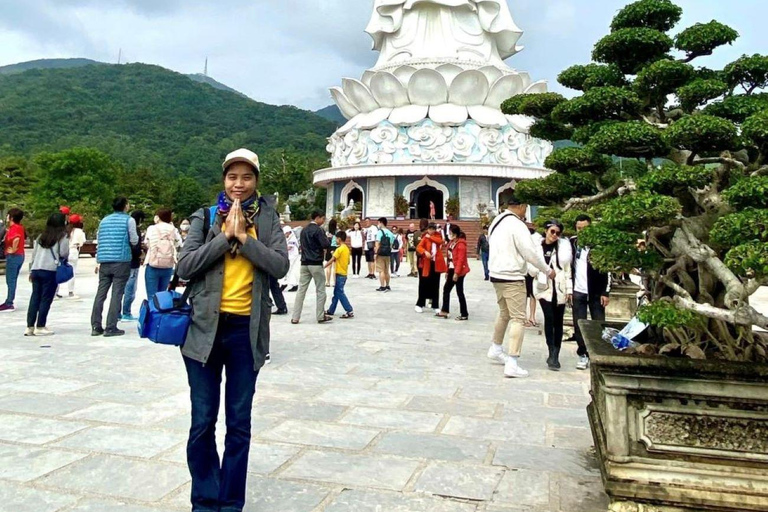 Traslado en coche privado a la Montaña de Mármol y la Pagoda Linh UngRecogida en los Hoteles de Hoi An (2 Vías)