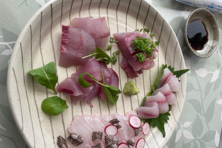 Tokyo: Fishing Adventure & Japanese Cuisine with Your Catch