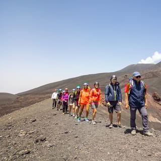 Etna: wjazd koleją linową i jeepem oraz wędrówka na szczyt
