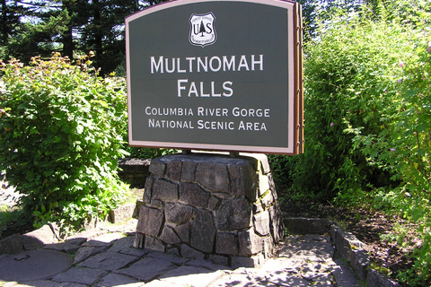 Portland: Multnomah Falls Day Trip with Transport
