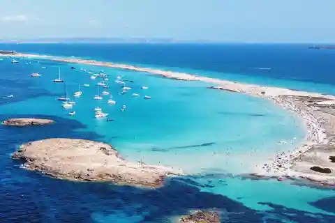Ibiza: Figueretas Round-Trip Transfer to Formentera