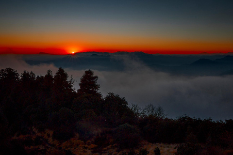 Pokhara: 2-Day Express Poon Hill Trek by Private Jeep All Inclusive With A Guide And Private Jeep