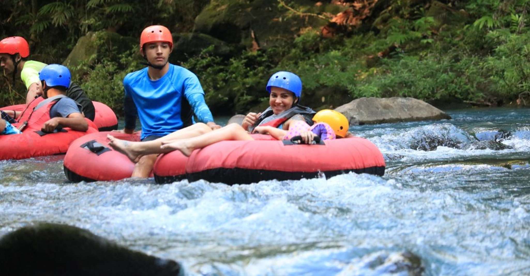 Tubing Rio Celeste - Hizvo