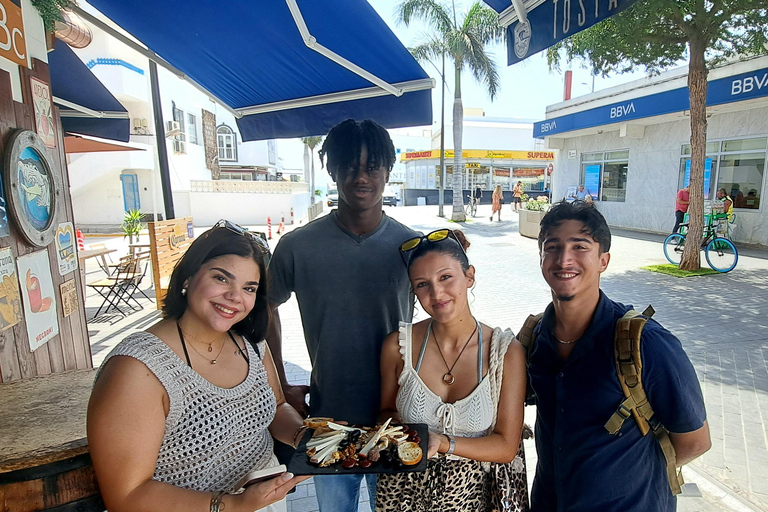 Corralejo: passeio a pé com degustação de produtos locaisCorralejo: Passeio a pé com degustação de produtos locais