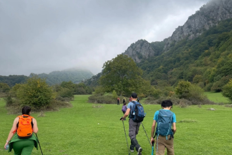 From Baku: Guba Region Guided Hiking Tour with Transfer