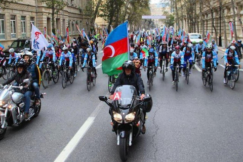 Baku City Tour Walk,Bike,Scooter or Private Car, (optionals) Baku City Walking Tour with Professional Guide