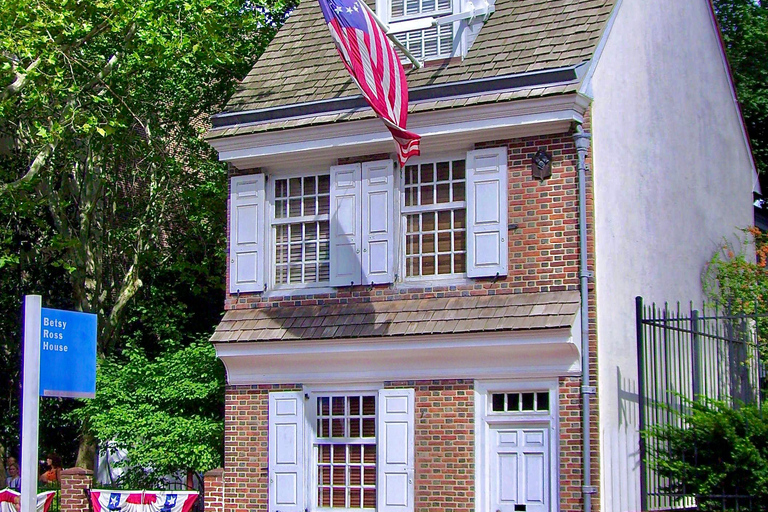 From NY: Lancaster Pennsylvania and Philadelphia day Tour English Tour