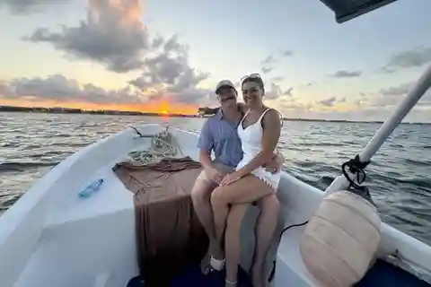 Puerto Morelos : Croisière privée au coucher du soleil avec collations et boissons