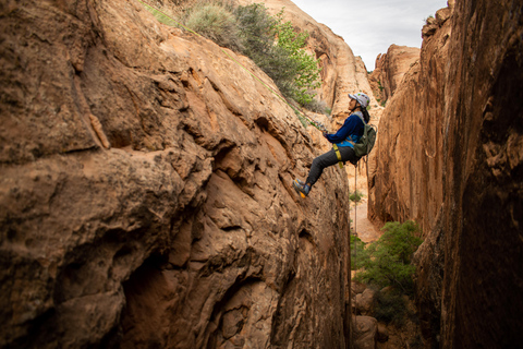 Moab : Canyoning d'une demi-journée dans la grotte d'Ephedra