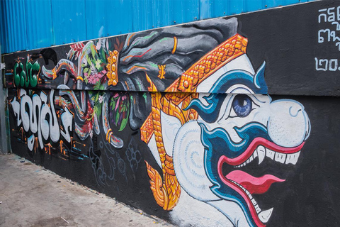 Phnom Penh: Full Day Guided City Tour with Food & Street Art Haft Day: Phnom Penh City Guided Tour