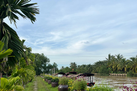 2-Day Mekong Delta Private Tour: Vinh Long, Can Tho & Sa Dec