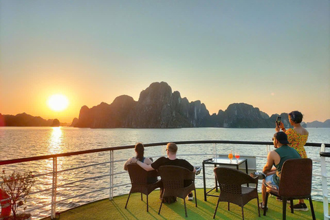 河内：2 日兰哈湾、下龙湾 5 星级邮轮之旅（含三餐、客舱）河内：2 日兰哈湾、下龙湾 5 星级邮轮、餐饮、客舱