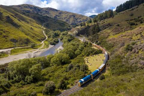 Dunedin to Queenstown including Taieri Gorge Train Tour (One-Way) - Image 3