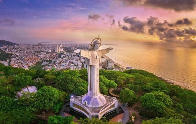 From Ho Chi Minh: Vung Tau Beach & A Giant Statue Of God