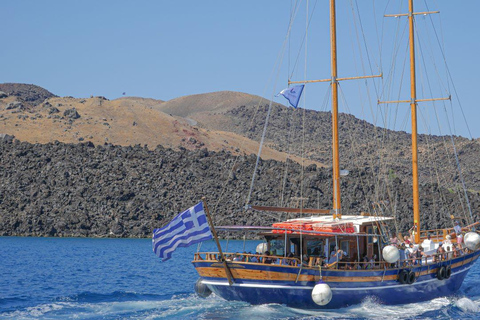 Vulcão de Santorini, fontes termais e passeio ao pôr do sol em OiaExcursão de 6 horas com traslado