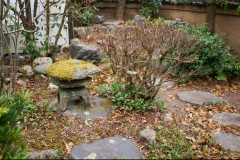 Authentische Messerherstellung bei einem Schmied in Kyoto