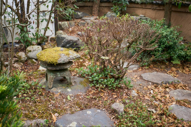 Authentische Messerherstellung bei einem Schmied in Kyoto