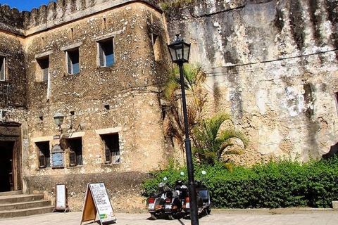 ZANZIBAR: Stone Town Tour &amp; avondtour langs de eetmarktZANZIBAR: Stone Town Tour &amp; culinaire avondtour