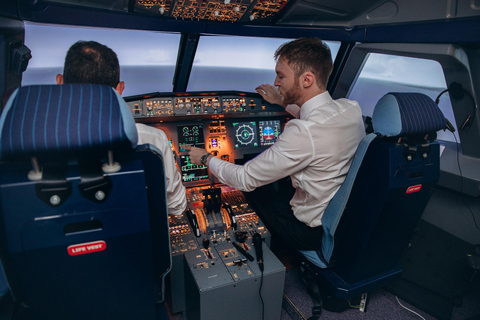 Flylounge: Ticket for a flying experience in an immersive flight simulator Flylounge: 60-minute immersive flight simulator ticket + 5-minute drone demo