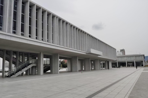 Hiroshima: 5.5-Hour Highlights Tour with Professional guide
