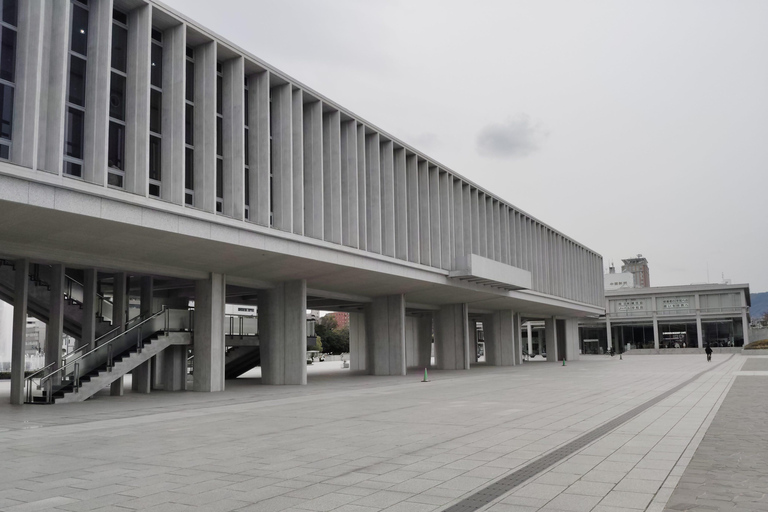 Hiroshima: 5.5-Hour Highlights Tour with Professional guide