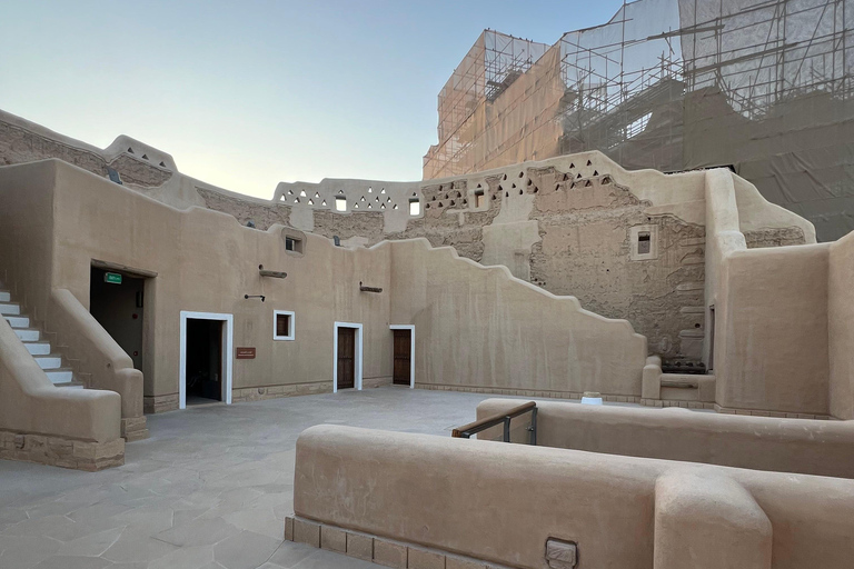 Riyadh: Masmak Fort, Souq AlZal, and Murabba Palace Tour