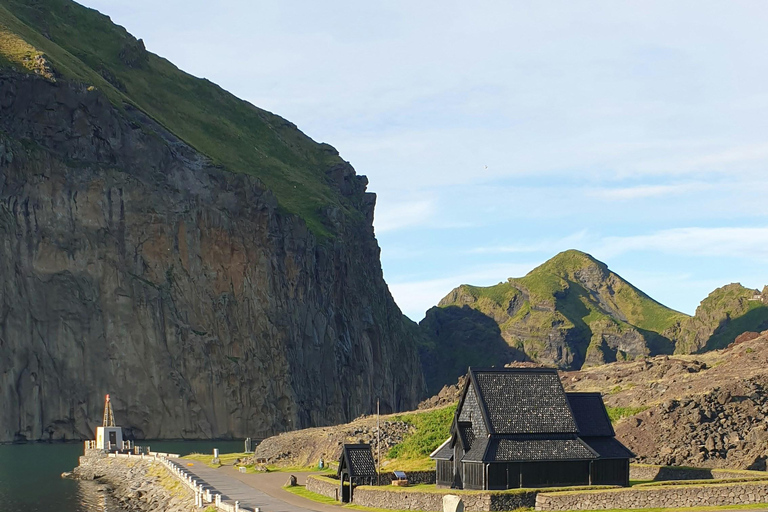 Westman Islands World´s Largest Puffin Colony & Volcano Tour