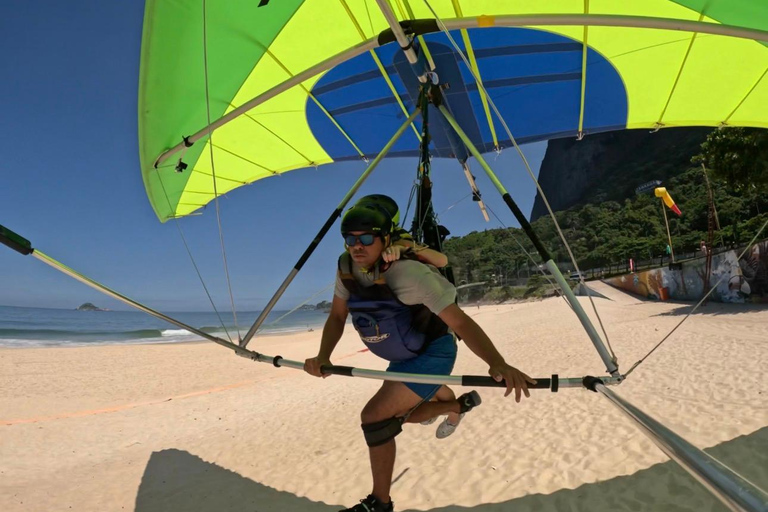 Rio de Janeiro: Tandem Hang Gliding Flight (GoPro included)