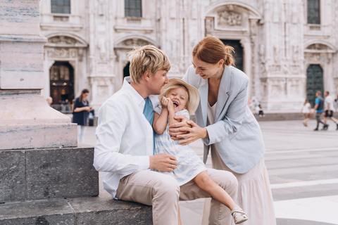 Milan: Photoshoot at the Cathedral Standard (20 photos)