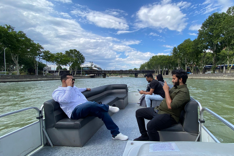 تبليسي: رحلة بحرية لمشاهدة المدينة على النهر